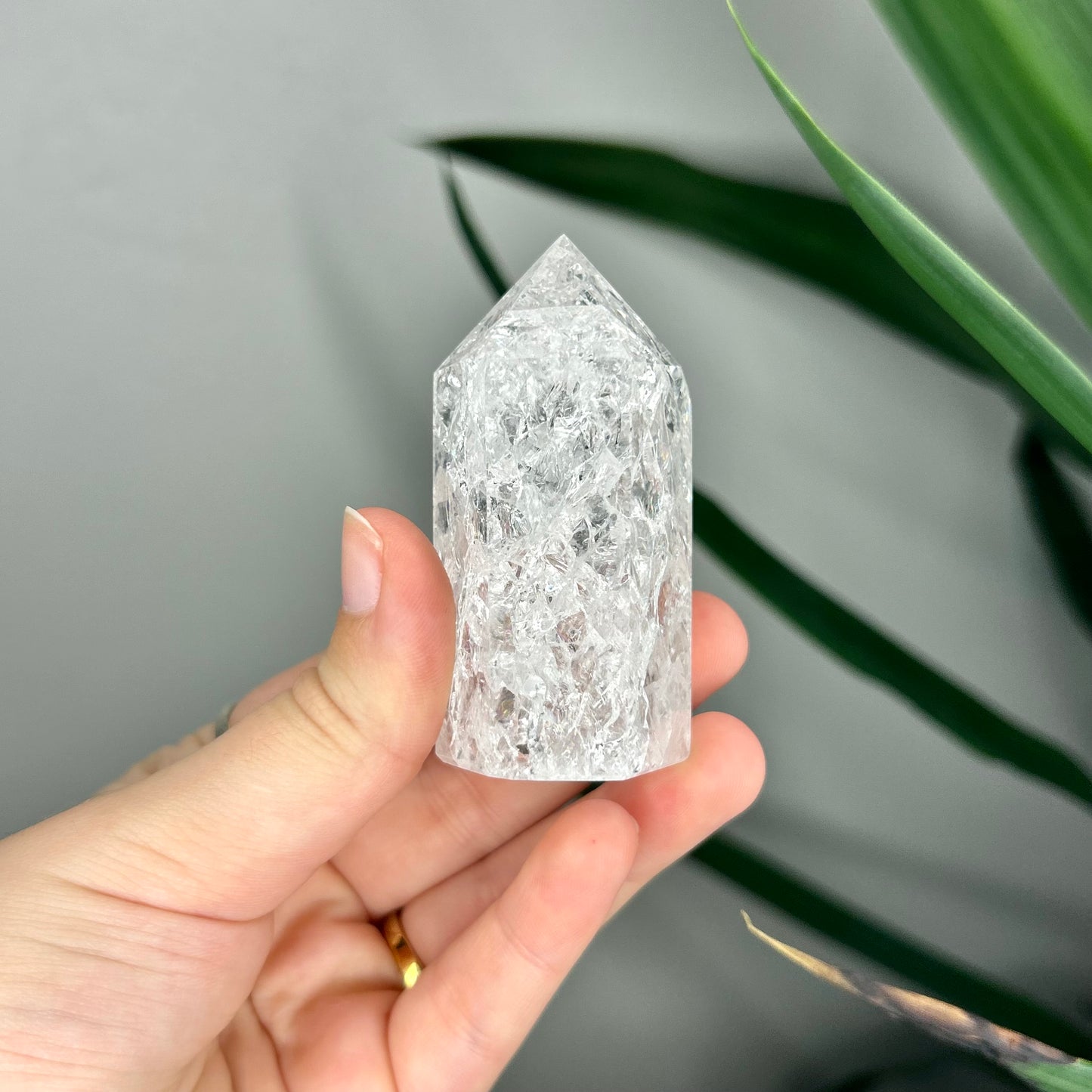 Crackle Quartz Tower